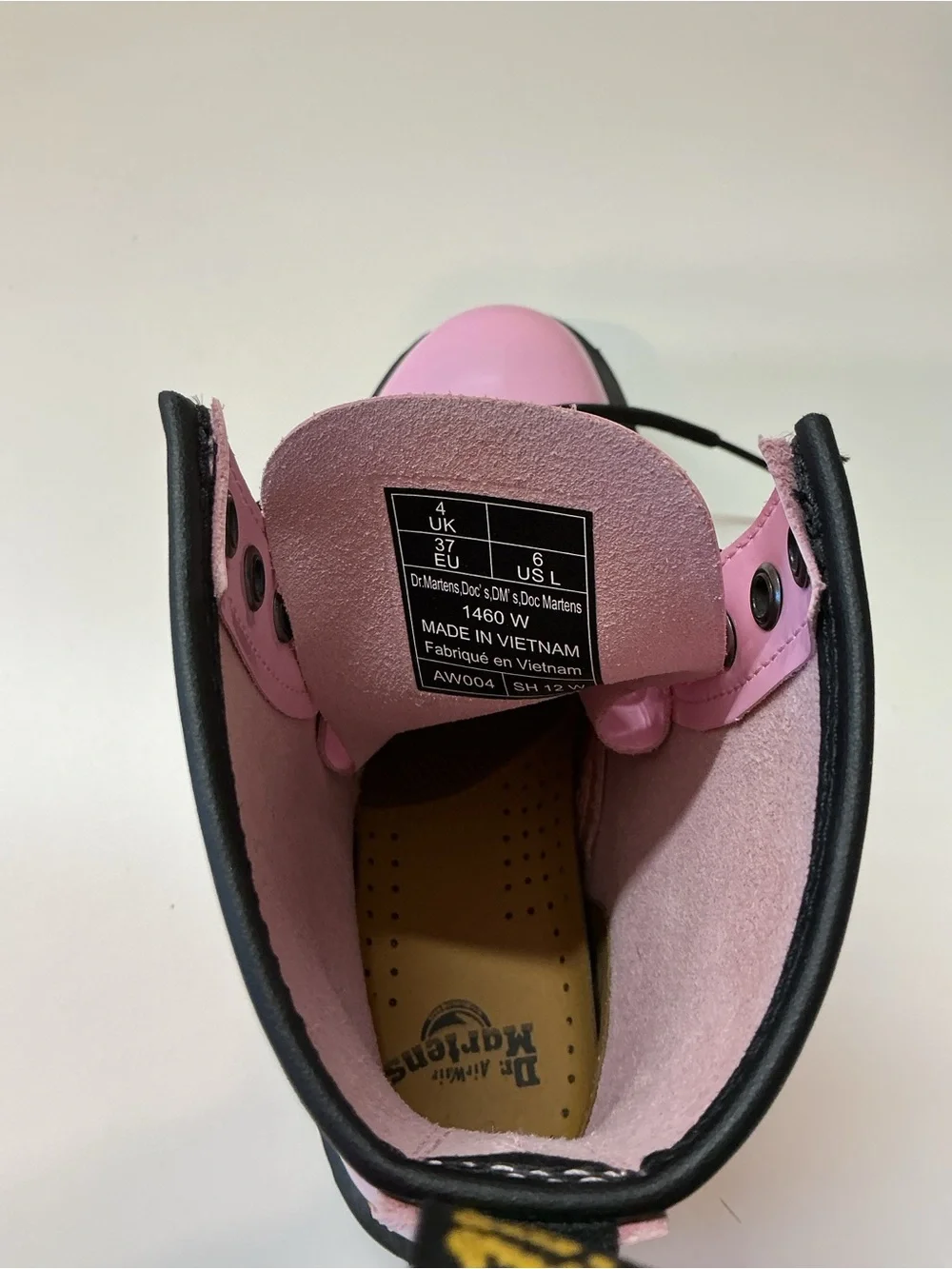 Dr. Martens 1460 Patent Lamper Light Pink 8-Eye Lace-Up Boots size 6